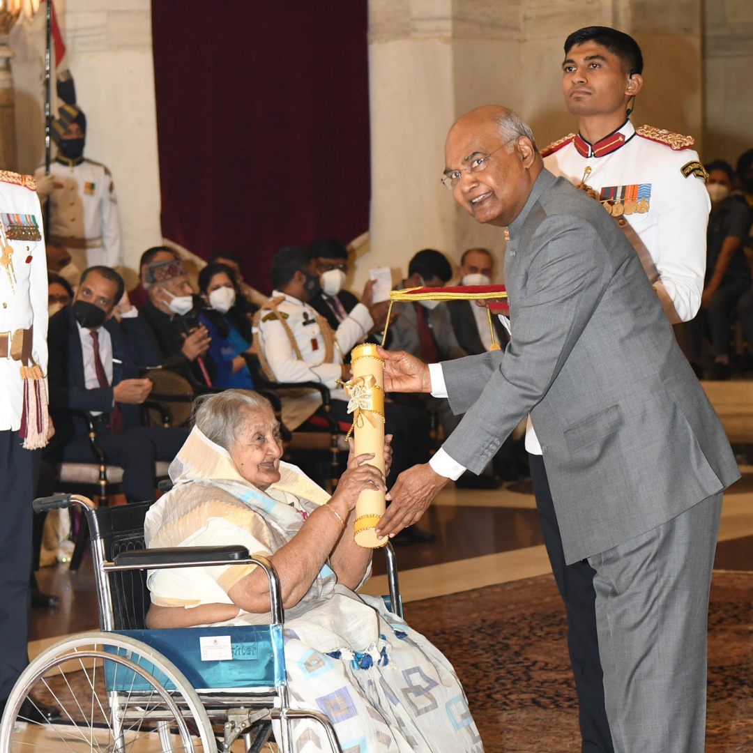 President Kovind presents Padma Shri to Smt. Jaswantiben Jamnadas Popat